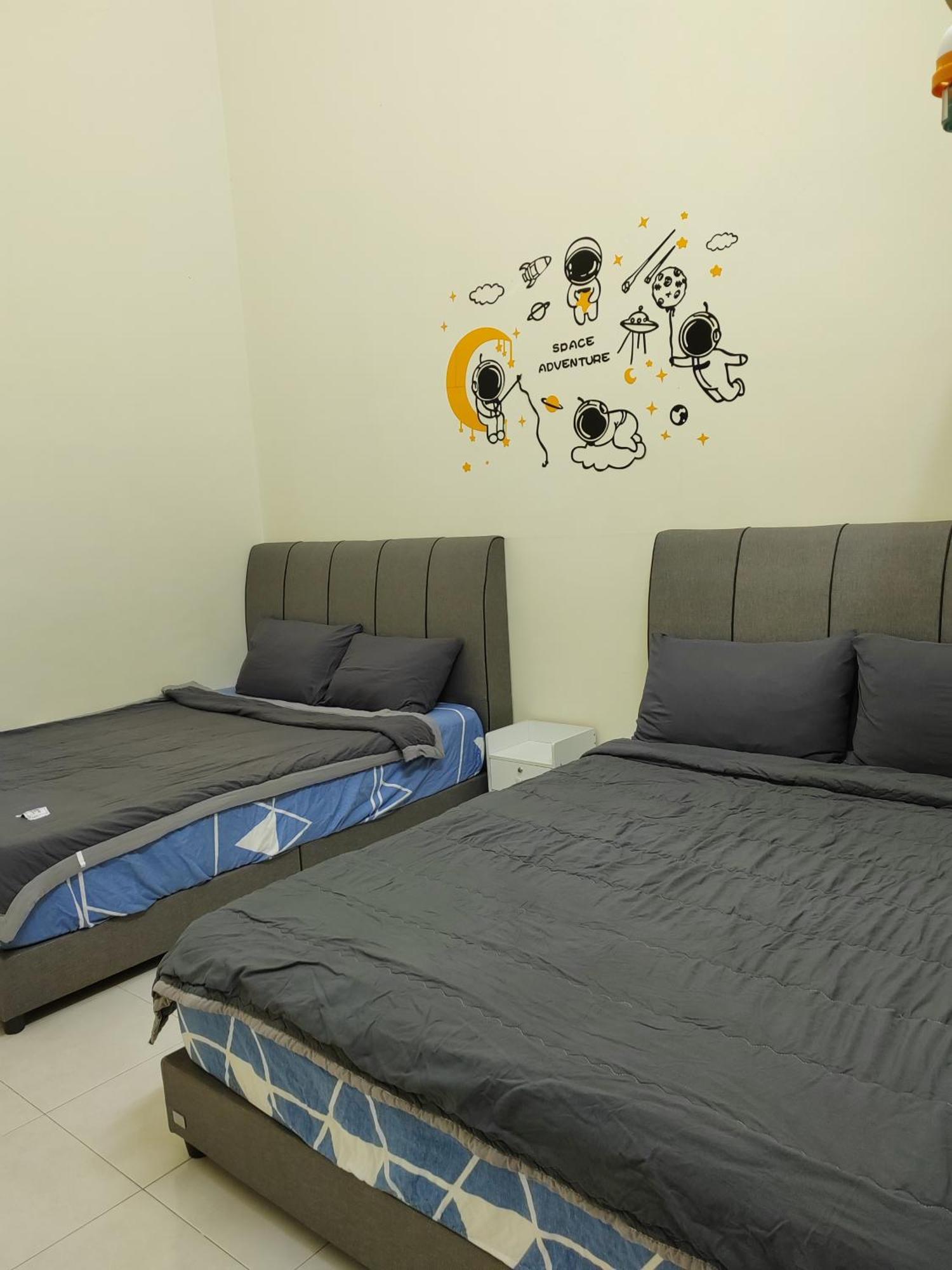My Homestay Sitiawan - Astronaut Space House 8 Pax Экстерьер фото